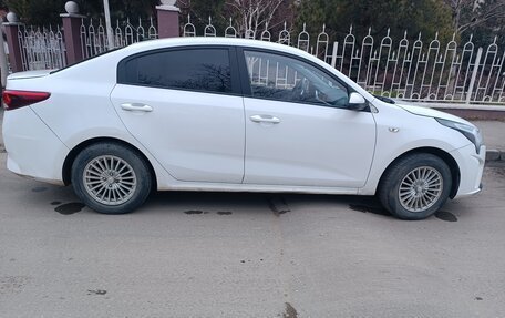 KIA Rio IV, 2021 год, 1 049 999 рублей, 2 фотография