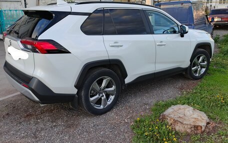 Toyota RAV4, 2020 год, 3 000 000 рублей, 5 фотография