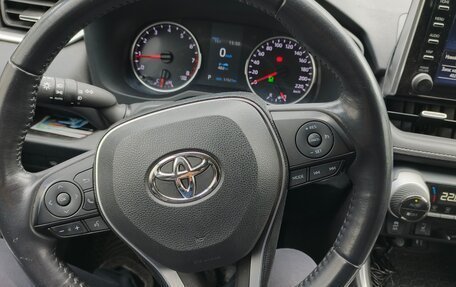 Toyota RAV4, 2020 год, 3 000 000 рублей, 10 фотография