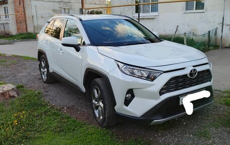 Toyota RAV4, 2020 год, 3 000 000 рублей, 7 фотография