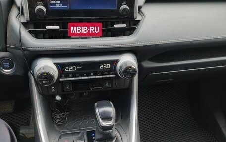 Toyota RAV4, 2020 год, 3 000 000 рублей, 11 фотография