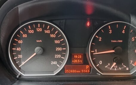 BMW 1 серия, 2010 год, 750 000 рублей, 12 фотография