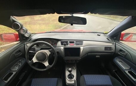 Mitsubishi Lancer Evolution VIII, 2001 год, 2 400 000 рублей, 10 фотография
