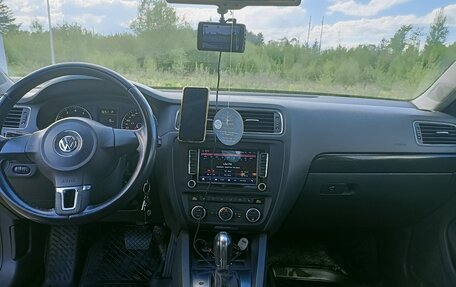 Volkswagen Jetta VI, 2012 год, 1 250 000 рублей, 18 фотография