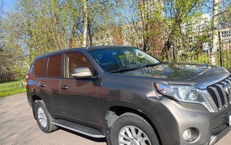 Toyota Land Cruiser Prado 150 рестайлинг 2, 2014 год, 2 700 000 рублей, 2 фотография