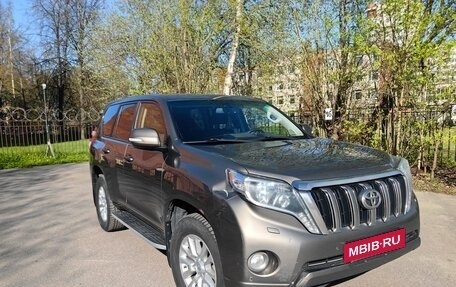 Toyota Land Cruiser Prado 150 рестайлинг 2, 2014 год, 2 700 000 рублей, 3 фотография