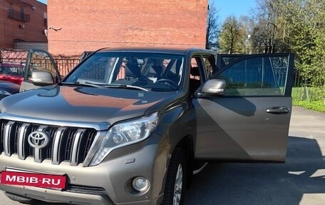 Toyota Land Cruiser Prado 150 рестайлинг 2, 2014 год, 2 700 000 рублей, 4 фотография