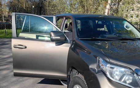 Toyota Land Cruiser Prado 150 рестайлинг 2, 2014 год, 2 700 000 рублей, 8 фотография