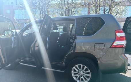 Toyota Land Cruiser Prado 150 рестайлинг 2, 2014 год, 2 700 000 рублей, 18 фотография