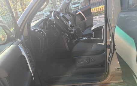 Toyota Land Cruiser Prado 150 рестайлинг 2, 2014 год, 2 700 000 рублей, 13 фотография