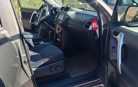 Toyota Land Cruiser Prado 150 рестайлинг 2, 2014 год, 2 700 000 рублей, 29 фотография