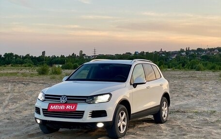 Volkswagen Touareg III, 2010 год, 1 685 000 рублей, 2 фотография