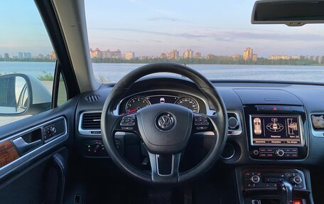 Volkswagen Touareg III, 2010 год, 1 685 000 рублей, 8 фотография