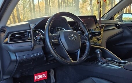 Toyota Camry, 2021 год, 3 050 000 рублей, 8 фотография