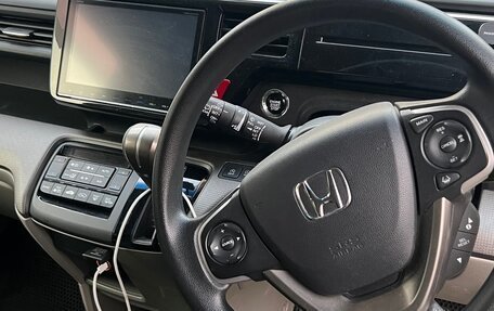 Honda Stepwgn IV, 2016 год, 1 850 000 рублей, 28 фотография