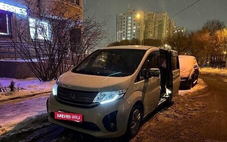 Honda Stepwgn IV, 2016 год, 1 850 000 рублей, 29 фотография