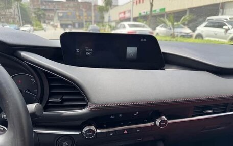Mazda 3, 2022 год, 1 305 000 рублей, 14 фотография