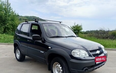 Chevrolet Niva I рестайлинг, 2011 год, 655 000 рублей, 2 фотография