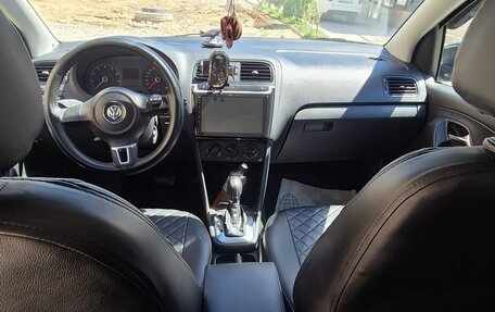 Volkswagen Polo VI (EU Market), 2013 год, 720 000 рублей, 2 фотография