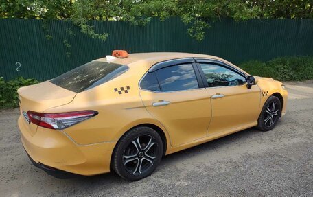Toyota Camry, 2020 год, 1 800 000 рублей, 2 фотография