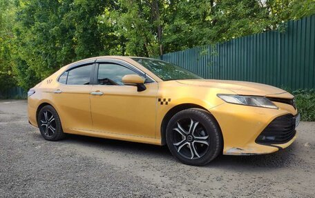 Toyota Camry, 2020 год, 1 800 000 рублей, 3 фотография