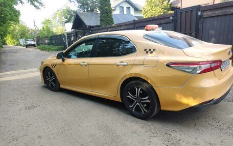 Toyota Camry, 2020 год, 1 800 000 рублей, 5 фотография