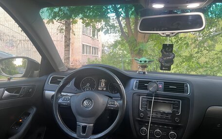 Volkswagen Jetta VI, 2014 год, 1 350 000 рублей, 2 фотография