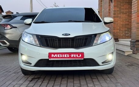 KIA Rio III рестайлинг, 2013 год, 930 000 рублей, 3 фотография