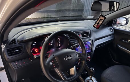 KIA Rio III рестайлинг, 2013 год, 930 000 рублей, 16 фотография