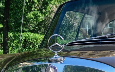 Mercedes-Benz W111, 1967 год, 11 999 999 рублей, 3 фотография