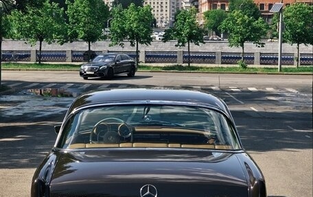 Mercedes-Benz W111, 1967 год, 11 999 999 рублей, 7 фотография