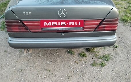 Mercedes-Benz W124, 1989 год, 330 000 рублей, 3 фотография