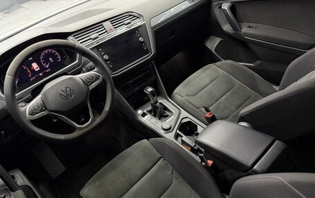 Volkswagen Tiguan II, 2021 год, 3 305 000 рублей, 13 фотография