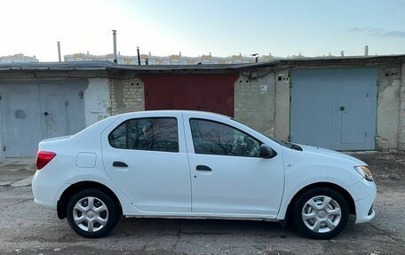 Renault Logan II, 2015 год, 430 000 рублей, 4 фотография