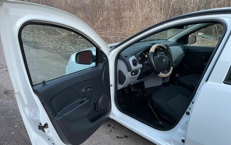 Renault Logan II, 2015 год, 430 000 рублей, 9 фотография