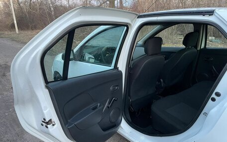 Renault Logan II, 2015 год, 430 000 рублей, 10 фотография