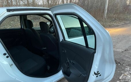 Renault Logan II, 2015 год, 430 000 рублей, 12 фотография