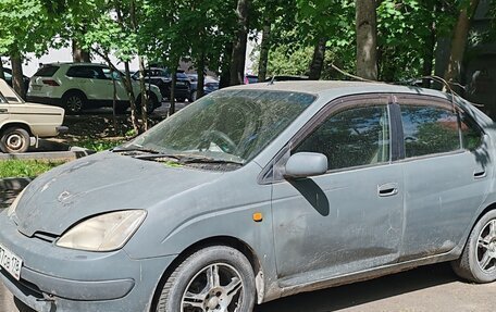 Toyota Prius IV XW50, 2001 год, 290 000 рублей, 3 фотография