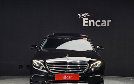 Mercedes-Benz E-Класс, 2018 год, 2 999 000 рублей, 3 фотография