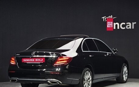 Mercedes-Benz E-Класс, 2018 год, 2 999 000 рублей, 2 фотография
