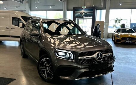 Mercedes-Benz GLB, 2020 год, 3 300 000 рублей, 2 фотография