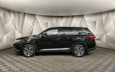 Mitsubishi Outlander III рестайлинг 3, 2020 год, 2 143 000 рублей, 5 фотография
