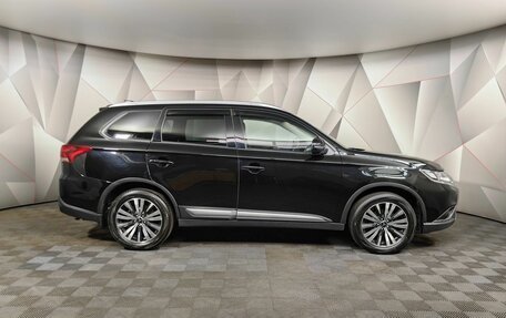 Mitsubishi Outlander III рестайлинг 3, 2020 год, 2 143 000 рублей, 6 фотография