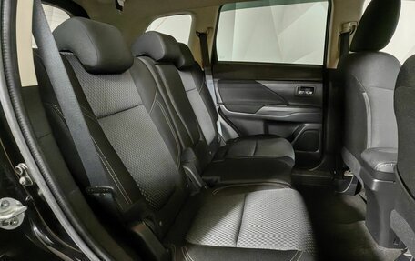 Mitsubishi Outlander III рестайлинг 3, 2020 год, 2 143 000 рублей, 12 фотография