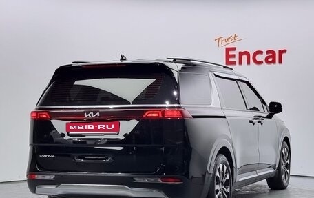 KIA Carnival, 2022 год, 2 400 000 рублей, 2 фотография