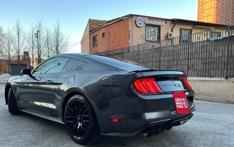 Ford Mustang VI рестайлинг, 2019 год, 2 700 000 рублей, 3 фотография