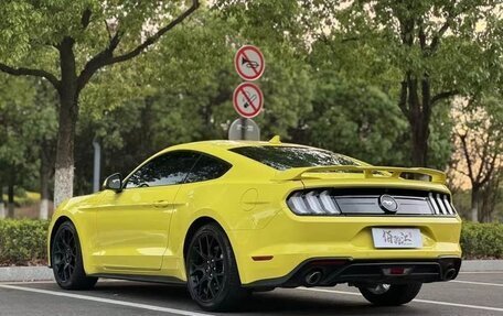 Ford Mustang VI рестайлинг, 2021 год, 3 156 000 рублей, 2 фотография