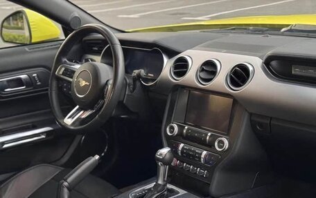 Ford Mustang VI рестайлинг, 2021 год, 3 156 000 рублей, 7 фотография