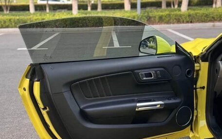 Ford Mustang VI рестайлинг, 2021 год, 3 156 000 рублей, 9 фотография