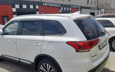 Mitsubishi Outlander III рестайлинг 3, 2019 год, 2 140 000 рублей, 4 фотография